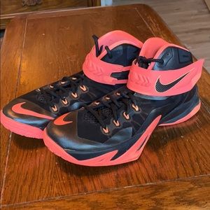 Lebrun James 6 Nike zoom